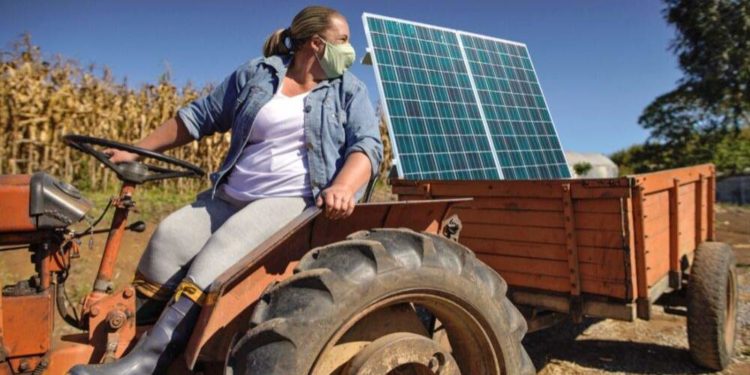 Sicredi realiza feirão para facilitar o financiamento de placas solares