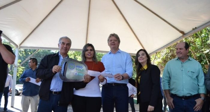 Selvíria recebe um caminhão do Governo do Estado