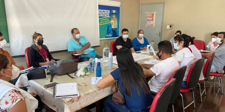 Equipes de saúde se reúnem para traçar novas ações de combate à Dengue