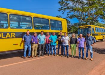 SELVÍRIA Prefeitura compra três ônibus para transporte de alunos da zona rural