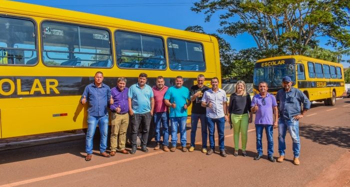 SELVÍRIA Prefeitura compra três ônibus para transporte de alunos da zona rural