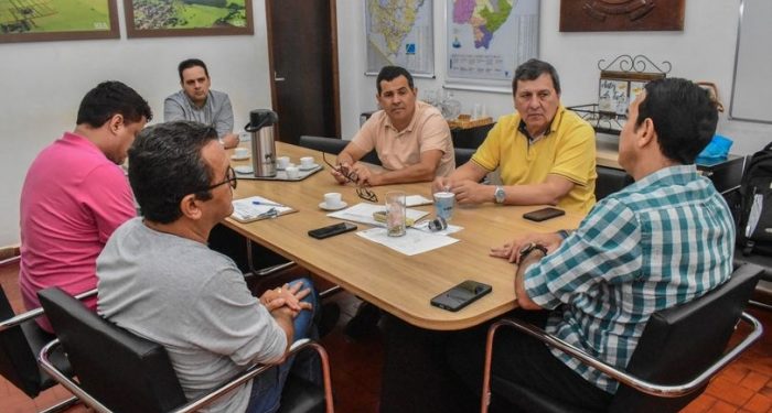 Ex-secretário da Casa Civil do Governo do MS se reúne com prefeito e vereadores em Selvíria