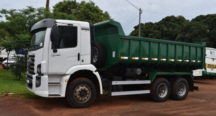 Prefeitura de Selvíria recebe caminhão para apoio nas atividades rurais do Município