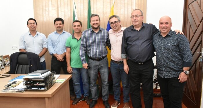 Prefeito José Fernando recebe diretores da Eldorado
