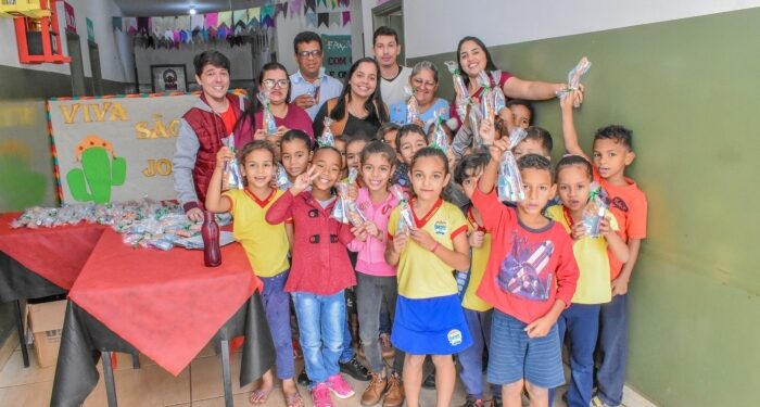 Prefeitura de Selvíria inicia entrega kits de Saúde Bucal para alunos da rede municipal