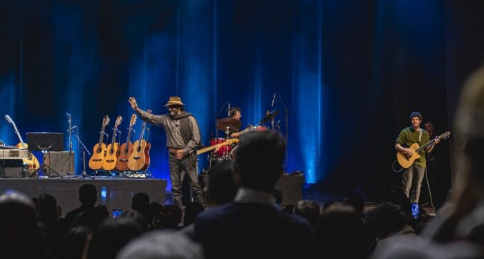 Almir Sater faz show gratuito neste sábado em Selvíria