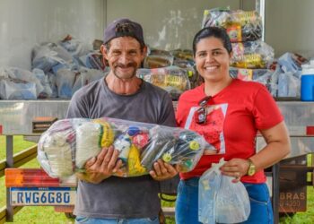 Prefeitura entrega cestas natalinas nos assentamentos de Selvíria