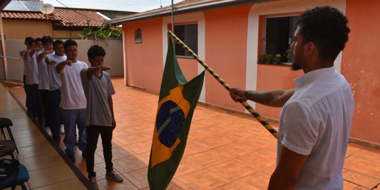 Junta de Serviço Militar de Selvíria entrega Certificados de Dispensa