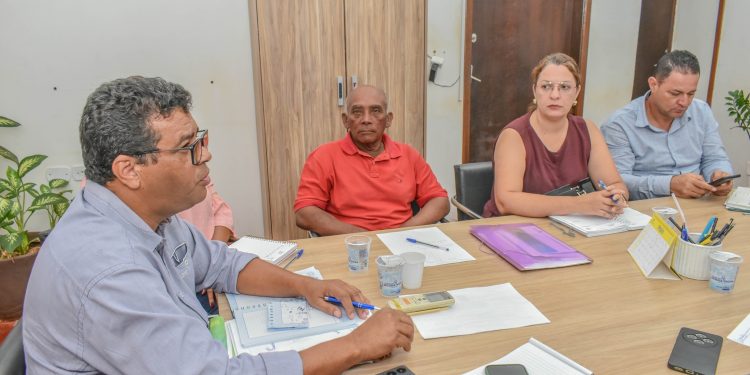 Prefeito de Selvíria reúne secretariado