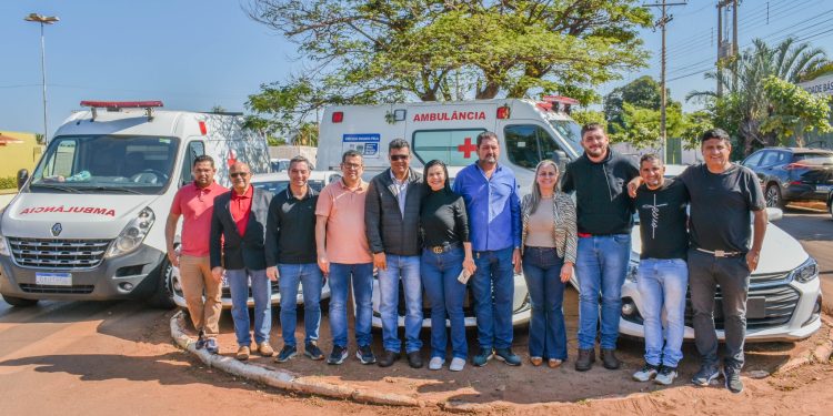 Selvíria recebe novas ambulâncias e veículos para a Saúde